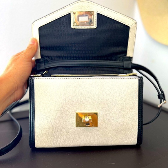 Kate Spade Walter Place Nikki Crossbody Clutch Bag - Picture 5 of 12